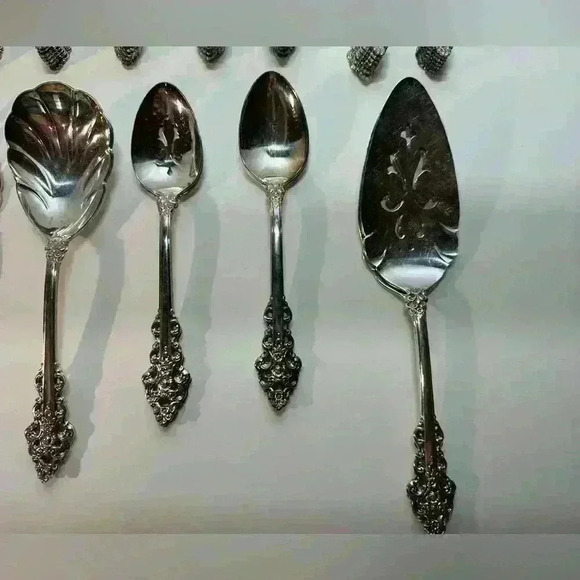 International Deep Silver Silverplate Rochambeau Flatware 113 Pieces Please Read - Picture 6 of 11